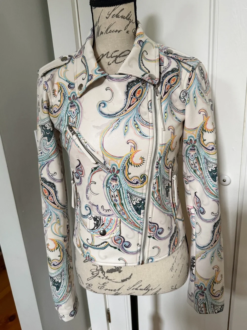 EUC Robert Graham Monroe Paisley Print Motorcycle Jacket. Women's Size: XS.